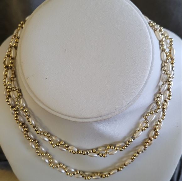 2/$12 Vintage faux pearl and goldtone long weaved necklace - Picture 3 of 6